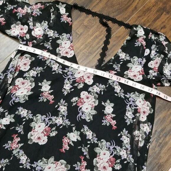 Cotton Candy Dress Size SMALL black Floral Split Long Sleeves open back - Picture 8 of 9